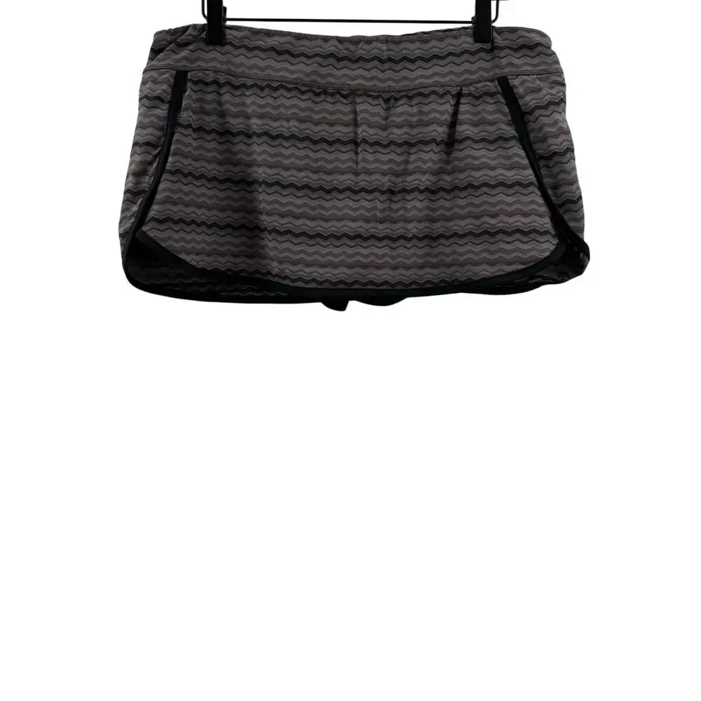 Athleta Swim Skort Size XL Ripple Skirt Swim Gray Chevron Black Built In Brief